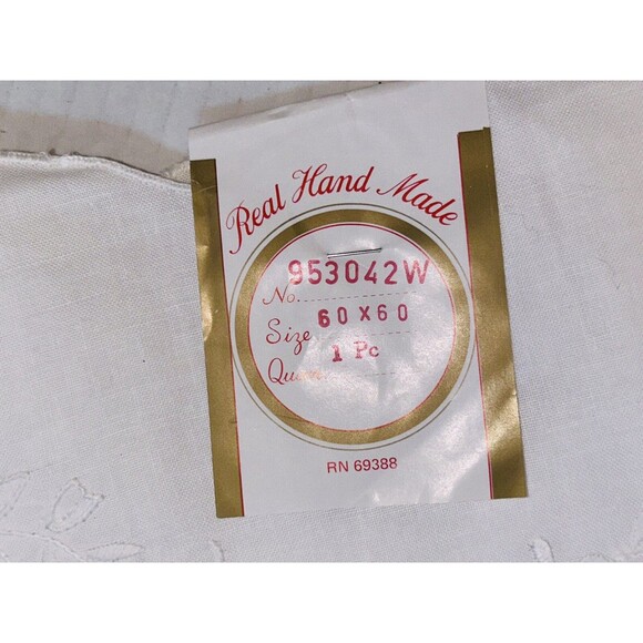 Vintage tablecloth Scalloped edge  60 X 60 white cotton - Picture 14 of 16